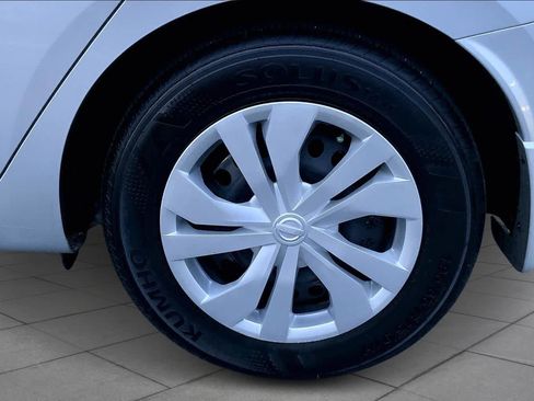 Used 2024 Nissan Versa S w/ Trunk Package image 10