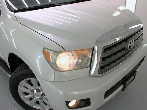 Used 2008 Toyota Sequoia Platinum image 18