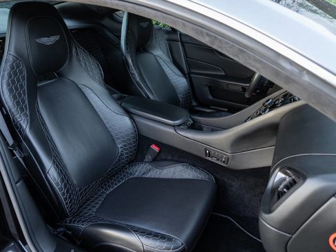 Used 2014 Aston Martin Vanquish Coupe image 96