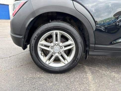 Used 2023 Hyundai Kona SE AWD/4WD image 41