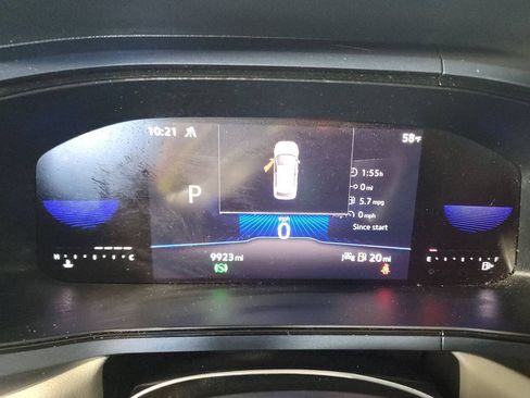 Used 2023 Volkswagen Taos SE w/ Panoramic Sunroof Package AWD/4WD image 9