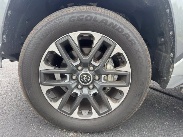 Used 2024 Toyota Tundra Limited AWD/4WD image 12