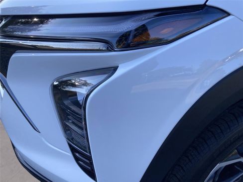 New 2026 Chevrolet Trax RS w/ Sunroof Package image 10