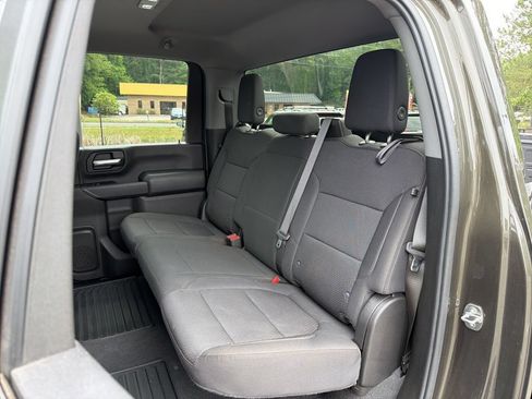 Used 2022 Chevrolet Silverado 2500 Custom w/ Custom Convenience Package AWD/4WD image 18