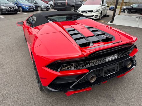 Used 2020 Lamborghini Huracan EVO RWD image 6