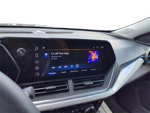 Used 2025 Chevrolet Trax LT w/ Driver Confidence Package image 12