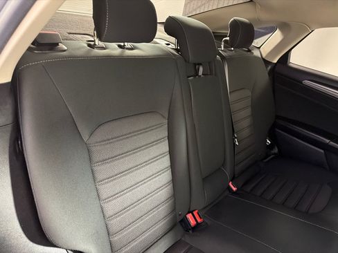 Used 2020 Ford Fusion SE FWD image 21