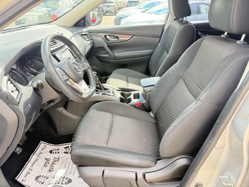 Used 2018 Nissan Rogue S image 11