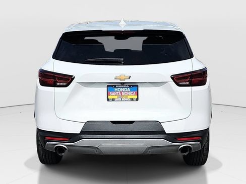 Used 2025 Chevrolet Blazer LT FWD image 6
