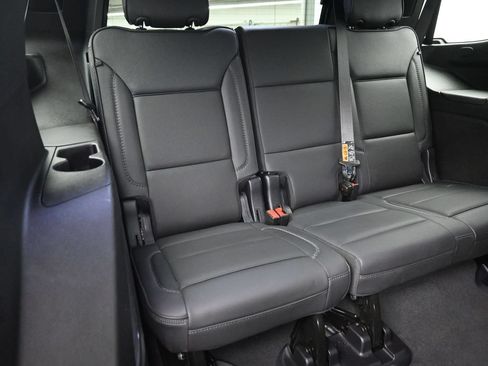 Used 2025 GMC Yukon Denali AWD/4WD image 15