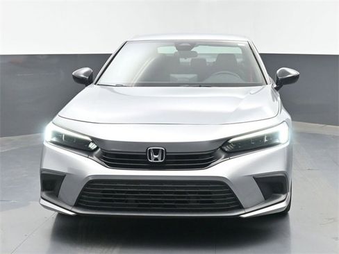 Used 2023 Honda Civic Sport image 3
