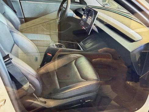 Used 2024 Tesla Model 3 Standard Range RWD image 7