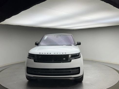 Used 2023 Land Rover Range Rover SE AWD/4WD image 3