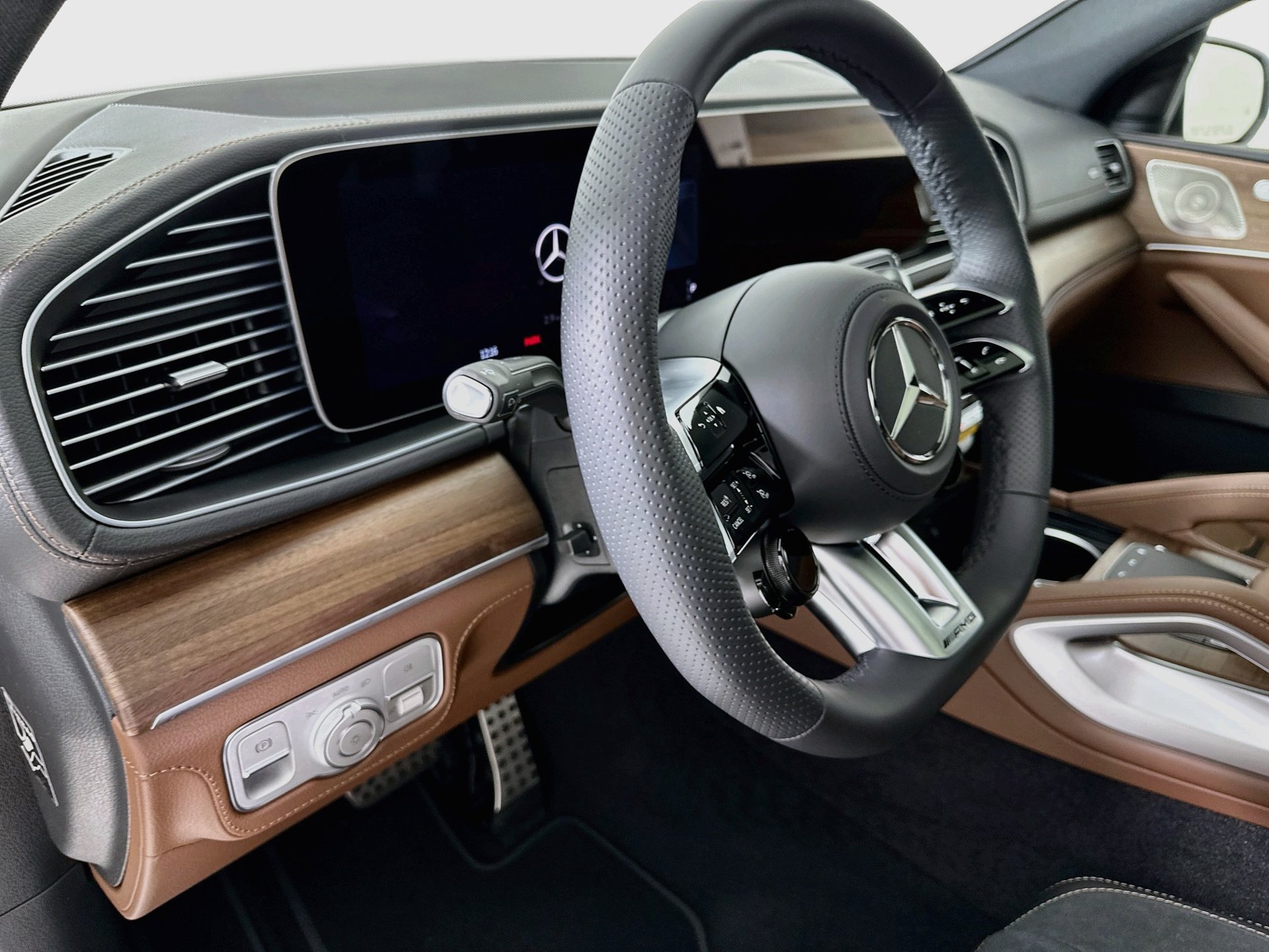 New 2026 Mercedes-Benz GLE 53 AMG 4MATIC Coupe image 10