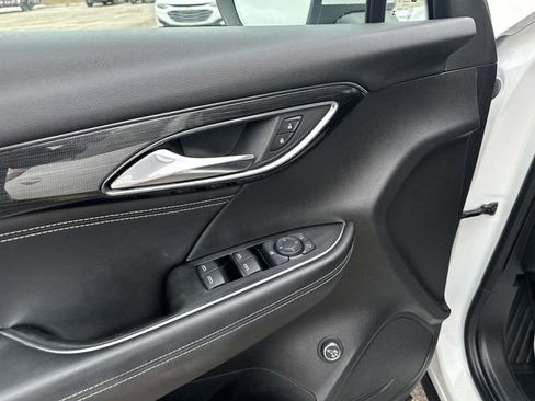 Used 2023 Buick Envision Preferred image 42