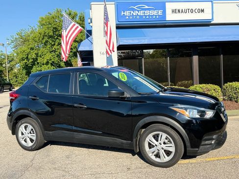 Used 2020 Nissan Kicks S FWD image 6