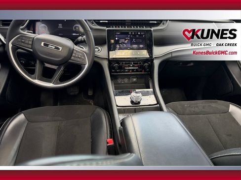 Used 2023 Jeep Grand Cherokee Altitude AWD/4WD image 25