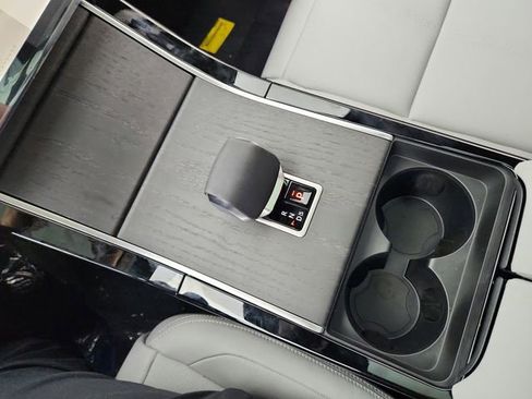 New 2026 Land Rover Range Rover Velar Dynamic SE image 29