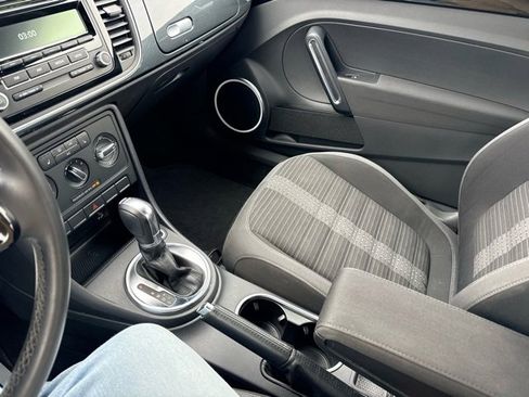 Used 2013 Volkswagen Beetle 2.0T image 19