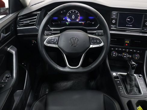 Certified 2023 Volkswagen Jetta SE image 15