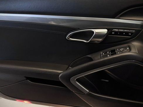 Used 2014 Porsche 911 Carrera 4S image 16