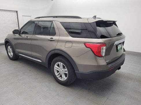 Used 2021 Ford Explorer XLT w/ Class III Trailer Tow Package AWD/4WD image 3