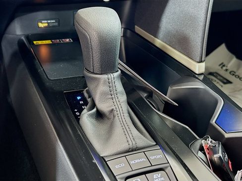New 2026 Toyota Camry LE w/ Convenience Package FWD image 17