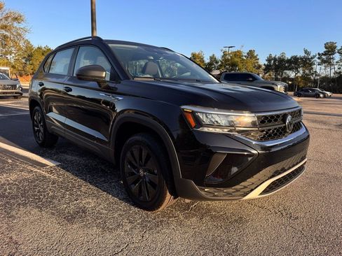 Used 2024 Volkswagen Taos S image 7