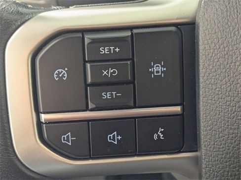 Used 2024 Ford Expedition Max XLT image 16