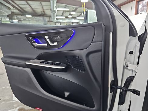 Certified 2025 Mercedes-Benz GLC 300 image 30