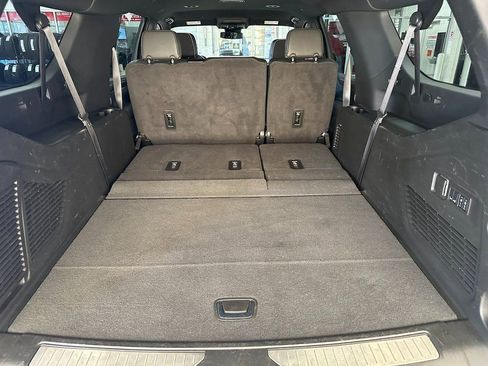Used 2024 Chevrolet Suburban Premier image 42