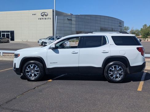 Used 2023 GMC Acadia SLT FWD image 3