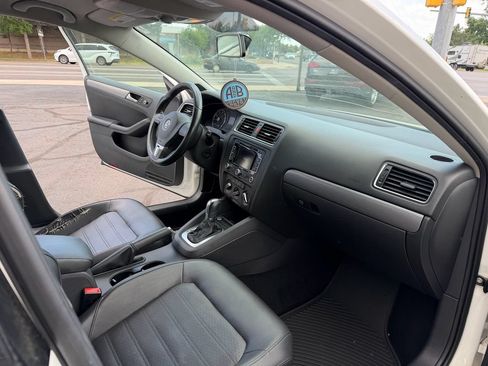 Used 2013 Volkswagen Jetta SEL FWD image 14