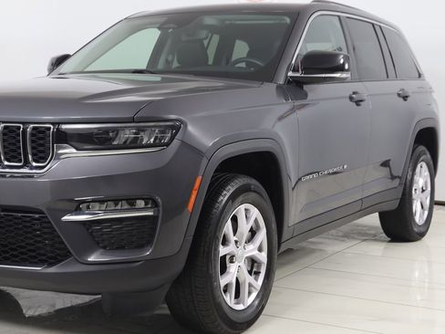 Used 2022 Jeep Grand Cherokee Limited image 56