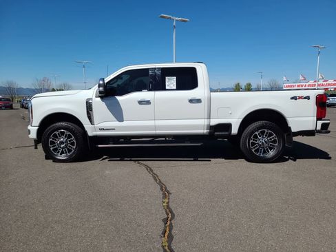 Used 2024 Ford F350 Platinum AWD/4WD image 11