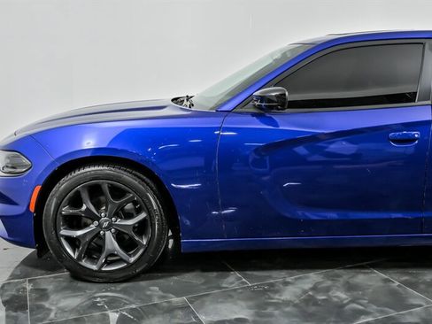Used 2020 Dodge Charger SXT w/ Blacktop Package RWD image 6