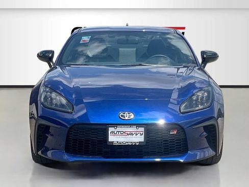Used 2025 Toyota GR86 Premium w/ ALL Weather Mat Package (TMS) RWD image 2