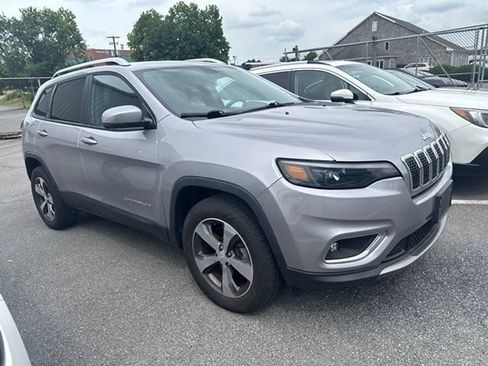 Used 2019 Jeep Cherokee Limited AWD/4WD image 4