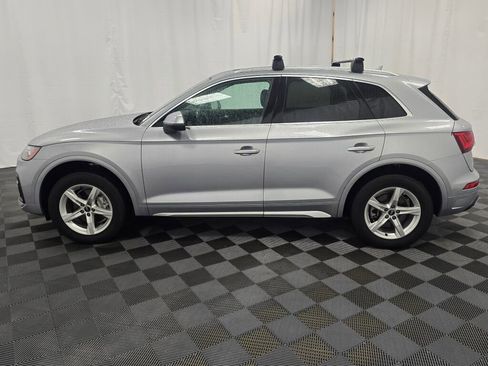 Used 2023 Audi Q5 2.0T Premium w/ Convenience Package image 3