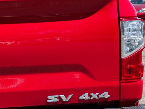 Used 2022 Nissan Titan SV image 47