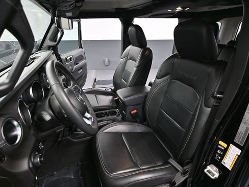 Used 2023 Jeep Wrangler Unlimited Sahara image 23