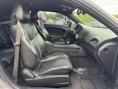 Used 2016 Dodge Challenger SXT Plus RWD image 33