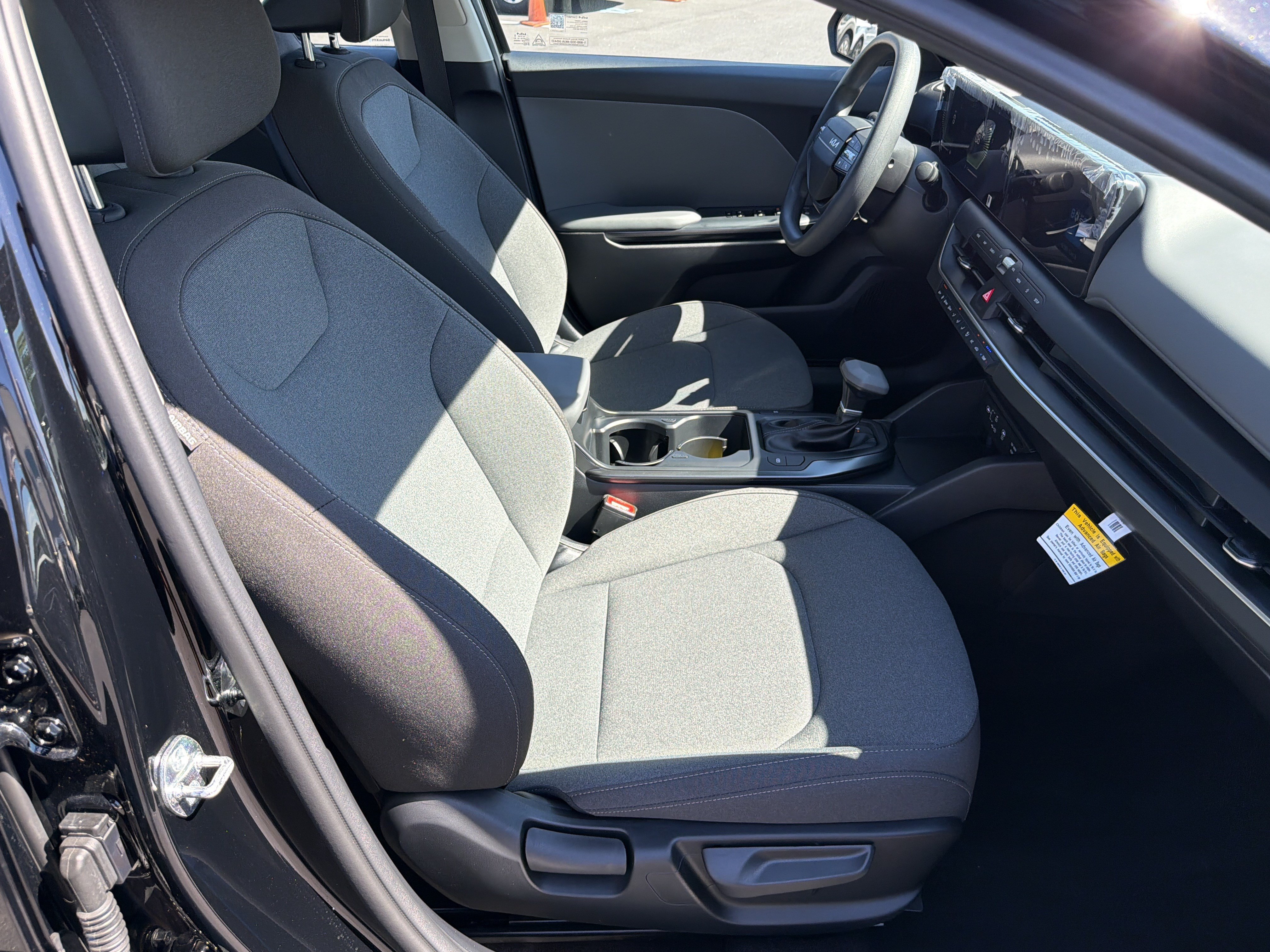 Used 2025 Kia K4 FWD image 13