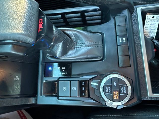 Used 2025 Toyota Tacoma TRD Off-Road w/ TRD Off Road Upgrade Package AWD/4WD image 31
