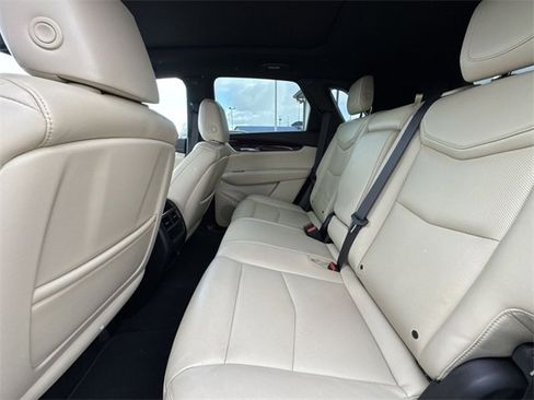 Used 2018 Cadillac XT5 Luxury image 9