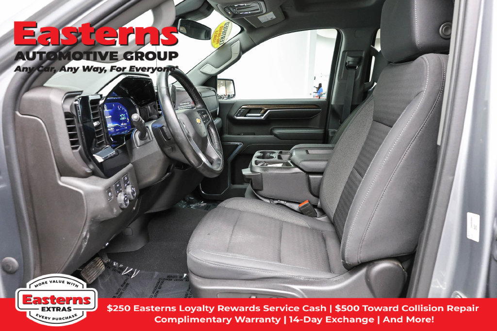Used 2023 Chevrolet Silverado 1500 LT AWD/4WD image 15