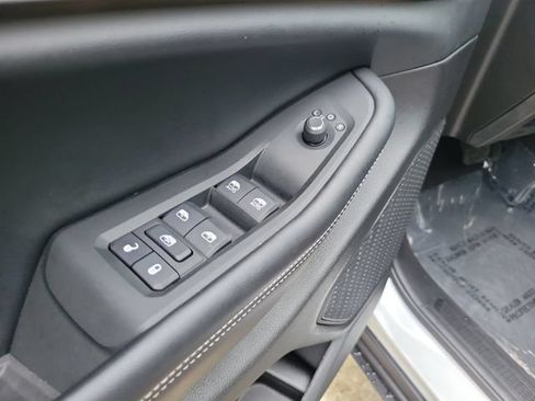 Used 2025 Jeep Grand Cherokee Limited RWD image 13