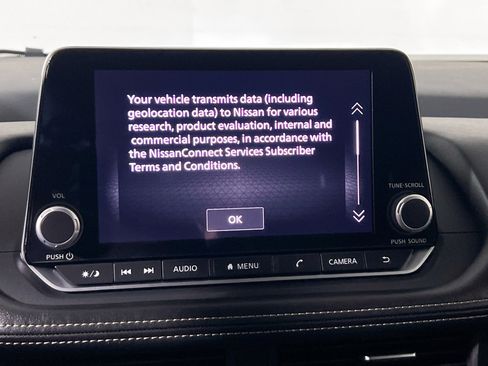 Used 2025 Nissan Rogue SV FWD image 27