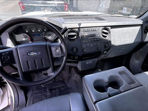 Used 2015 Ford F250 XL w/ Power Equipment Group RWD image 10