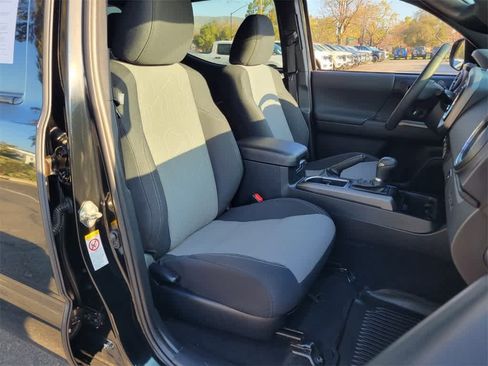 Used 2020 Toyota Tacoma TRD Sport image 15